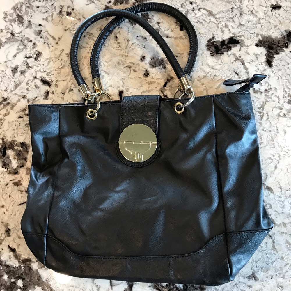 APT 9 black shoulder bag